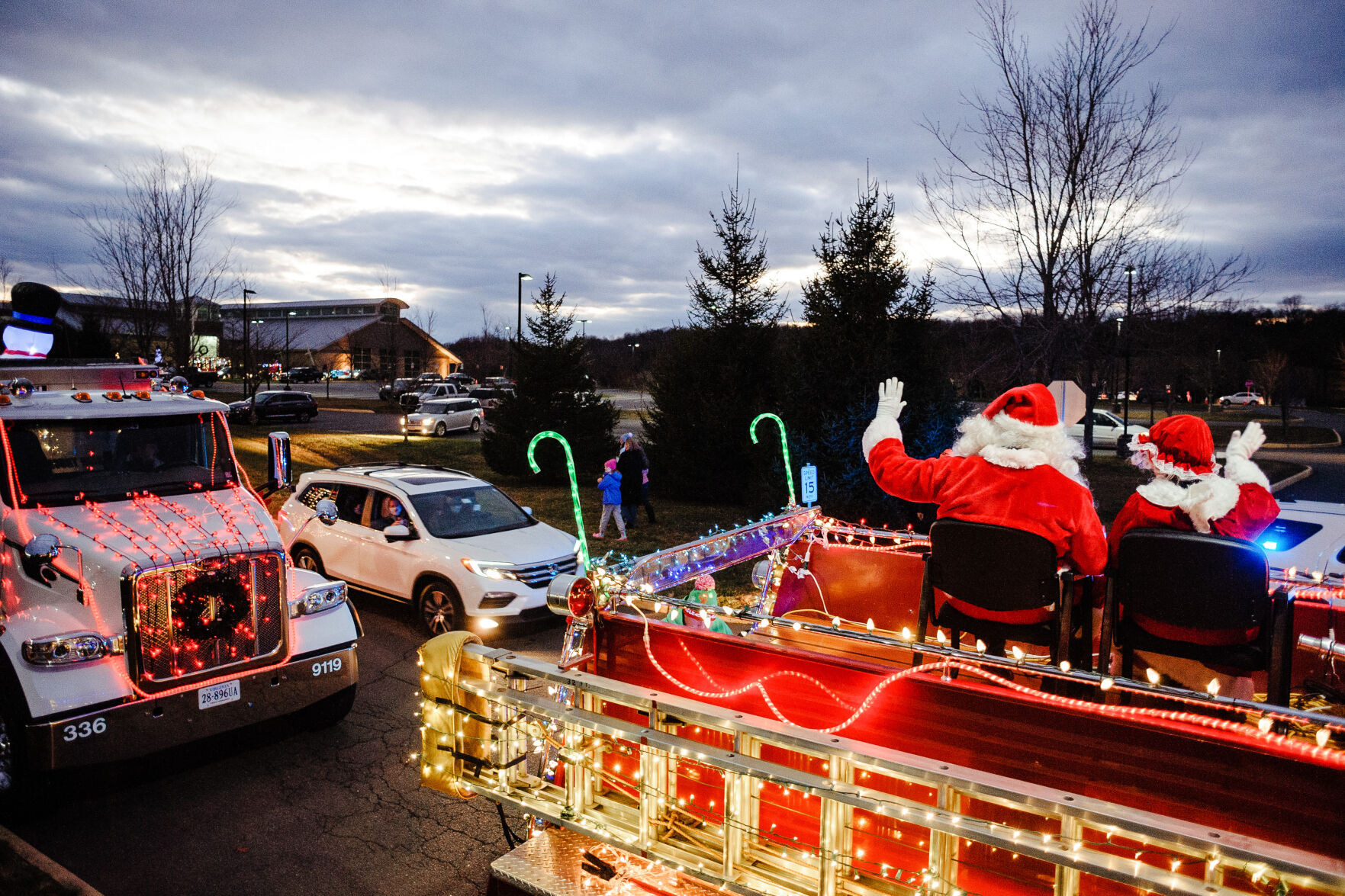 photo_ft_news_warrenton christmas parade-5_20201205.jpg